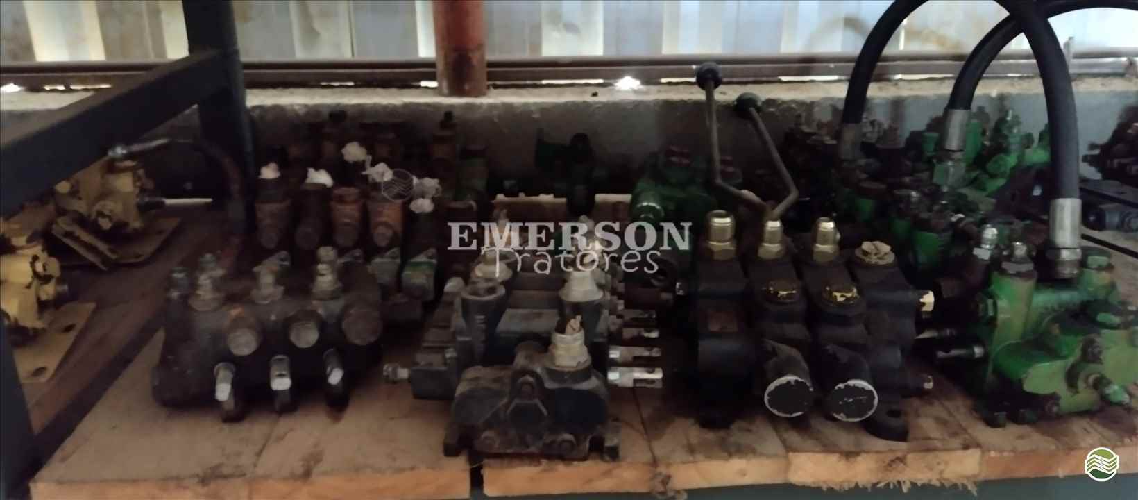 COMANDOS HIDRÁULICOS / PISTÃO